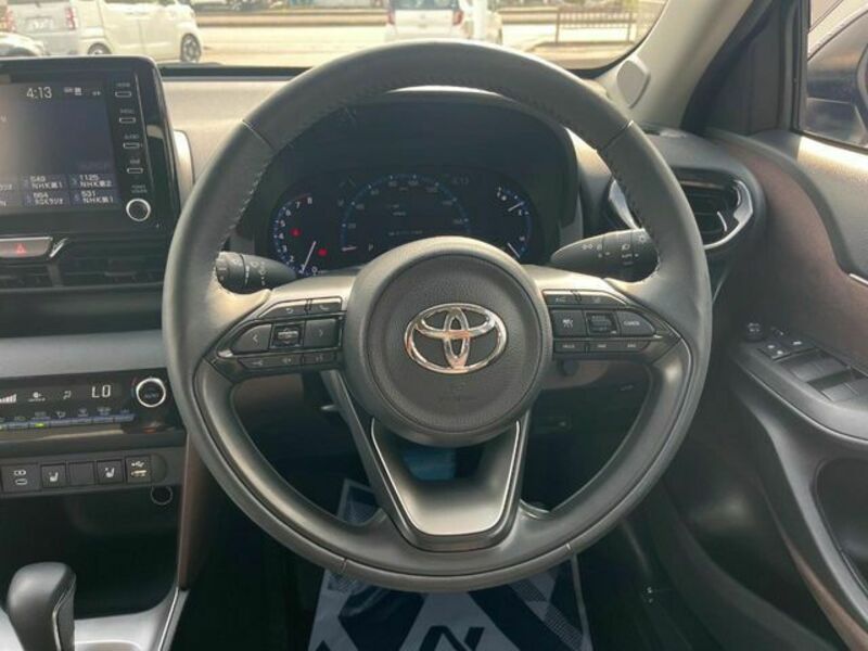 YARIS CROSS