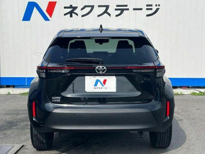 YARIS CROSS
