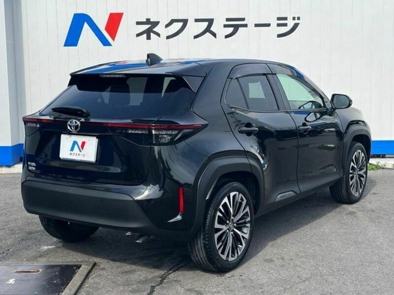 YARIS CROSS