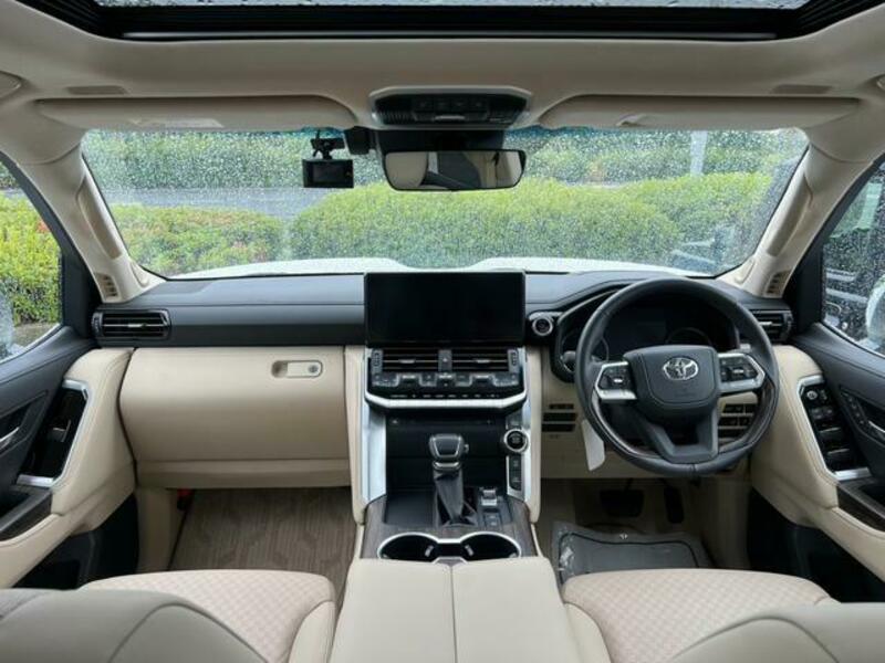 LAND CRUISER