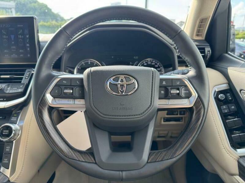 LAND CRUISER