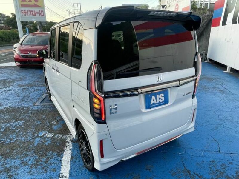 N BOX CUSTOM