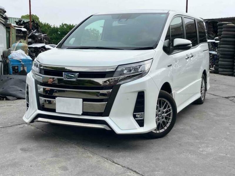TOYOTA NOAH