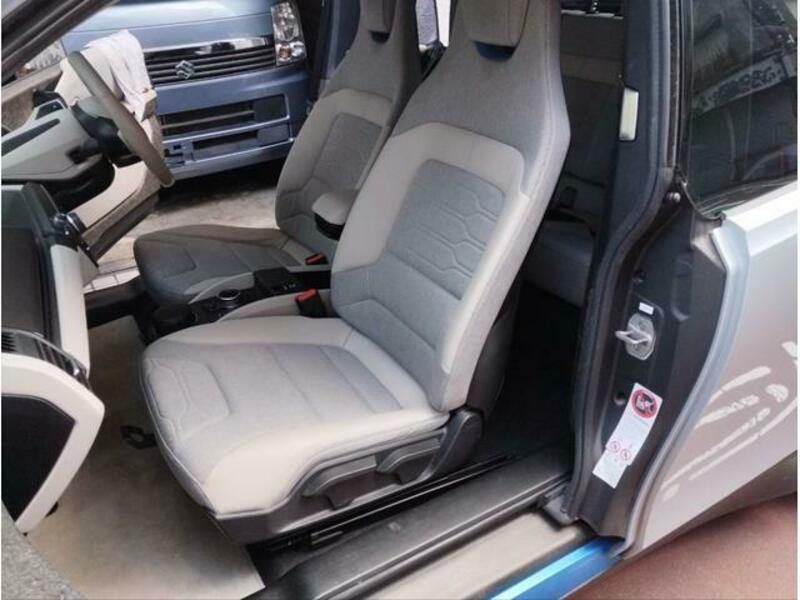 i3