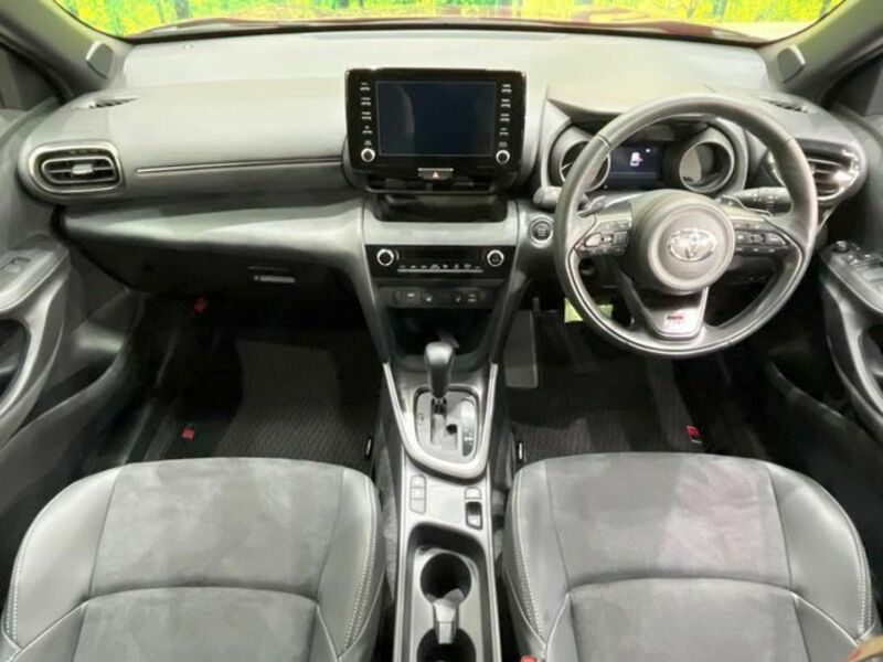 YARIS CROSS
