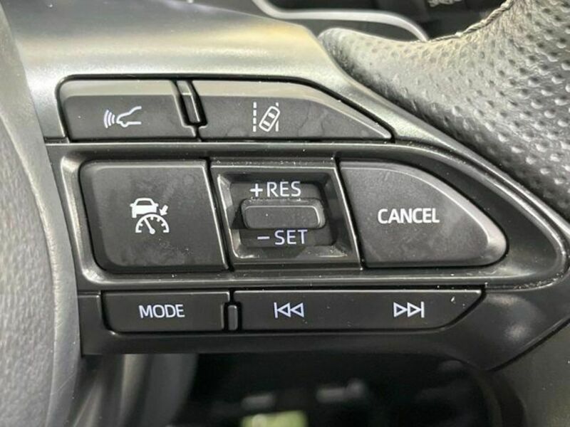 YARIS CROSS