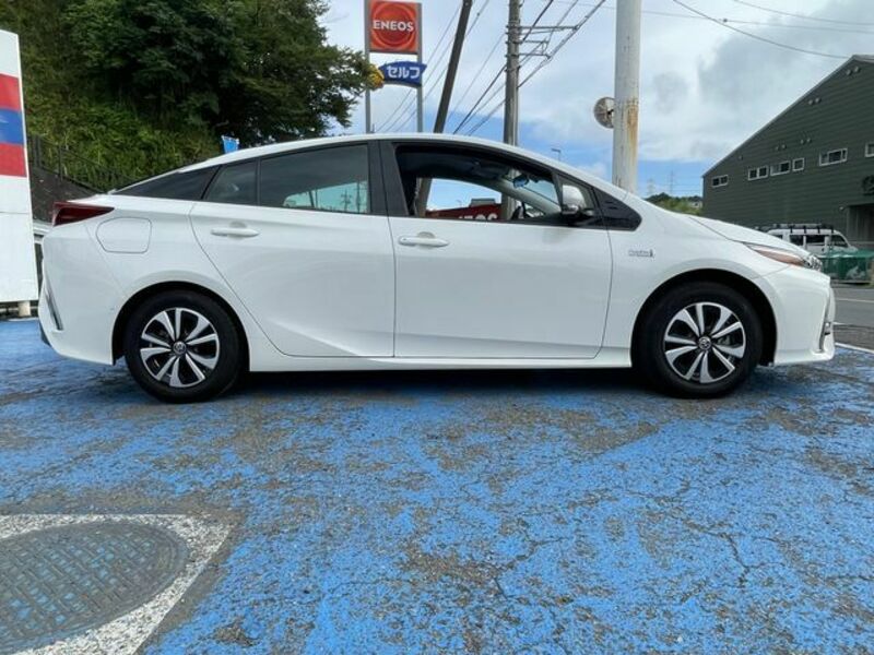 PRIUS PHV