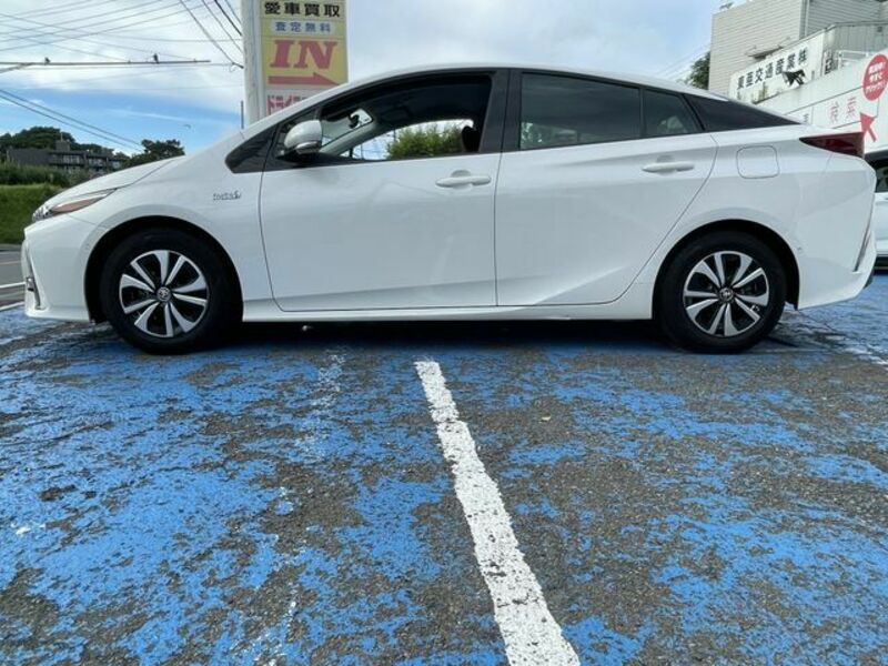 PRIUS PHV