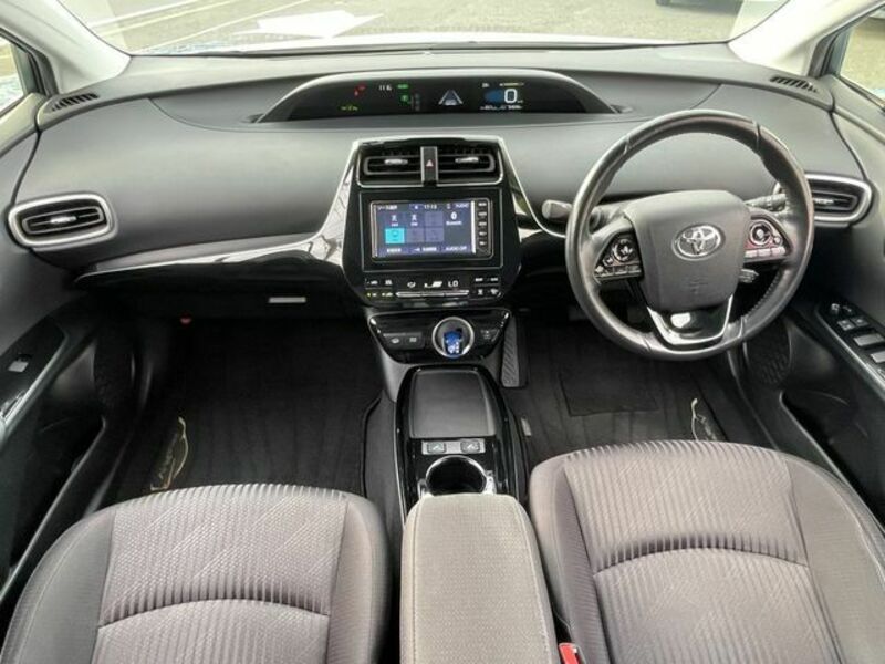 PRIUS PHV