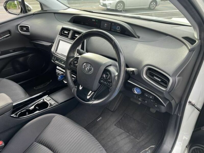 PRIUS PHV