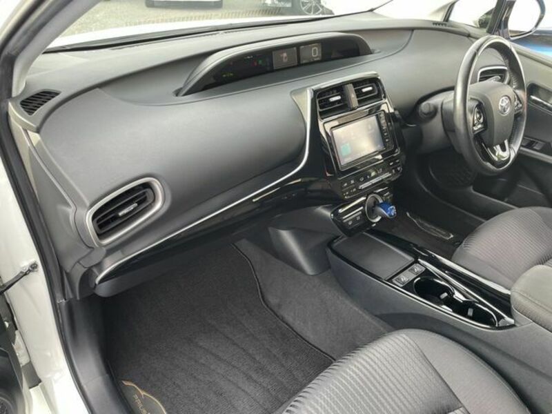 PRIUS PHV