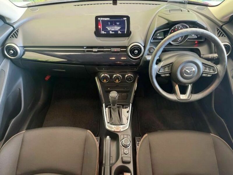 MAZDA2