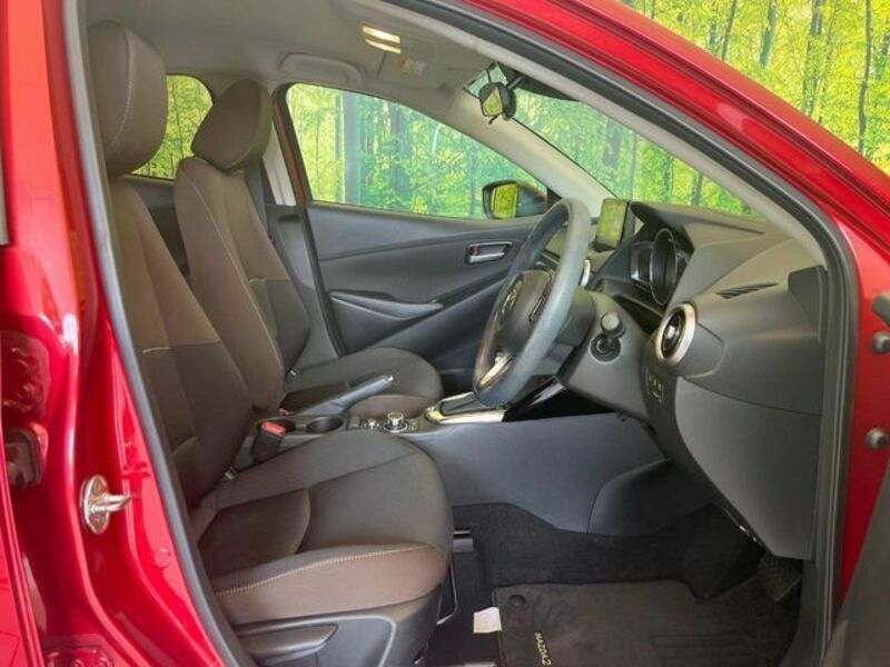 MAZDA2
