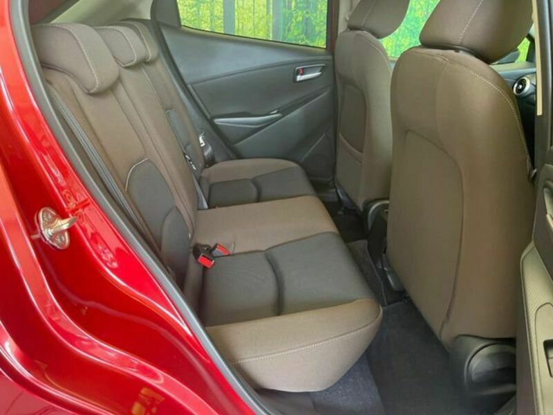 MAZDA2