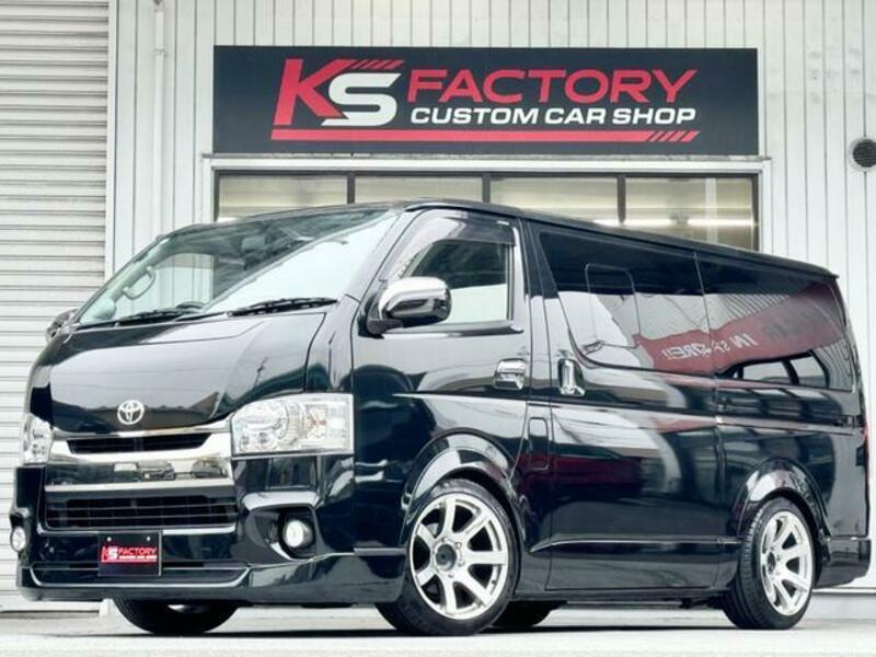TOYOTA HIACE VAN