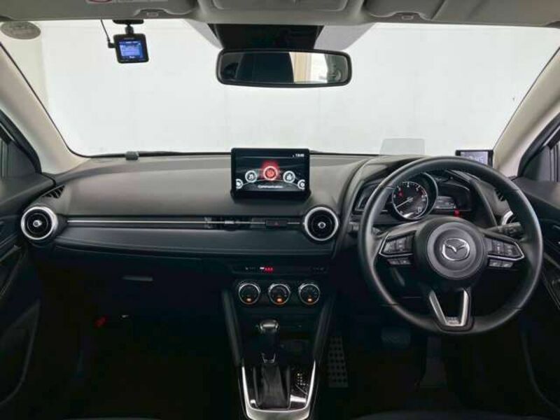 MAZDA2