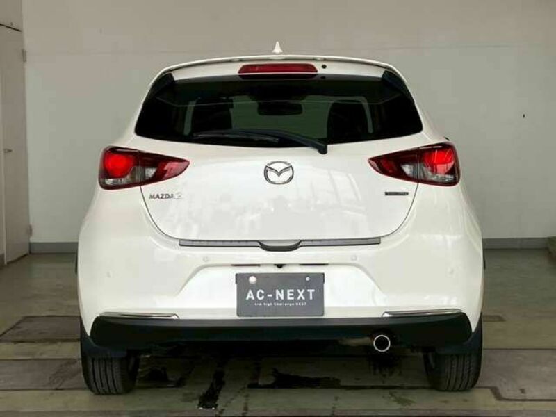 MAZDA2