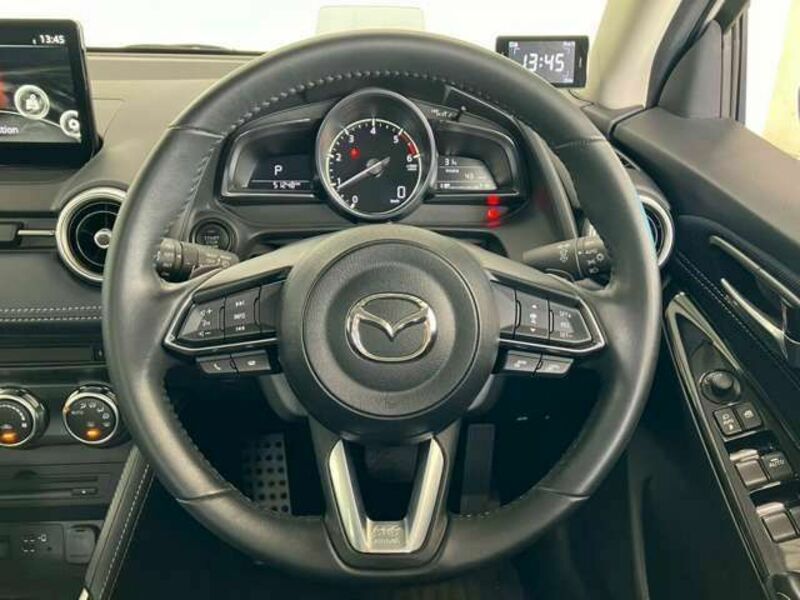 MAZDA2