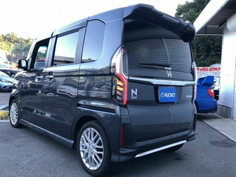 N BOX CUSTOM
