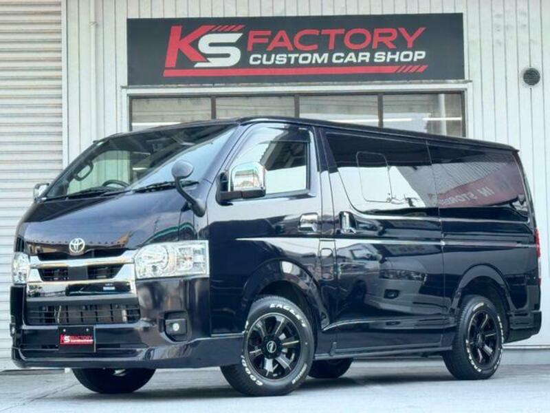 TOYOTA HIACE VAN