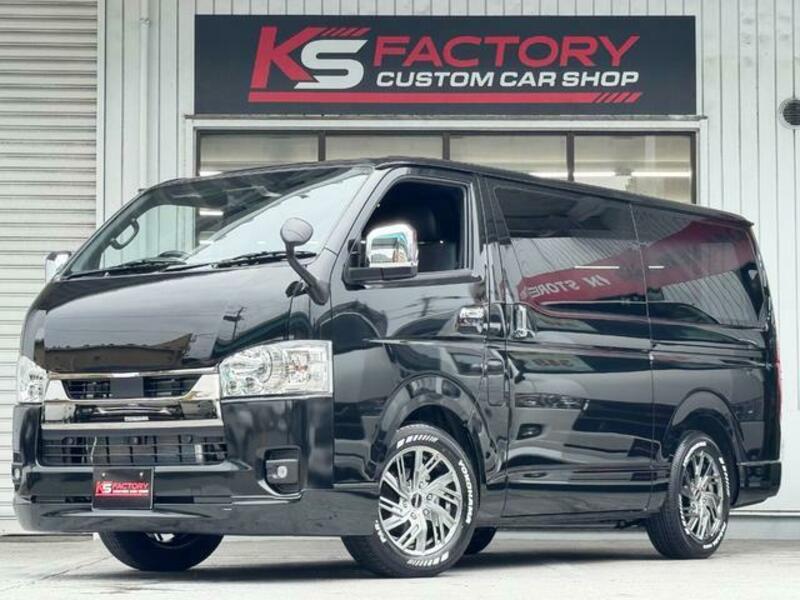 TOYOTA HIACE VAN