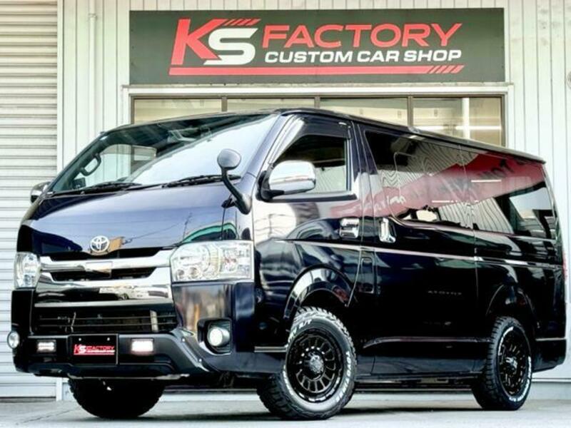 TOYOTA HIACE VAN