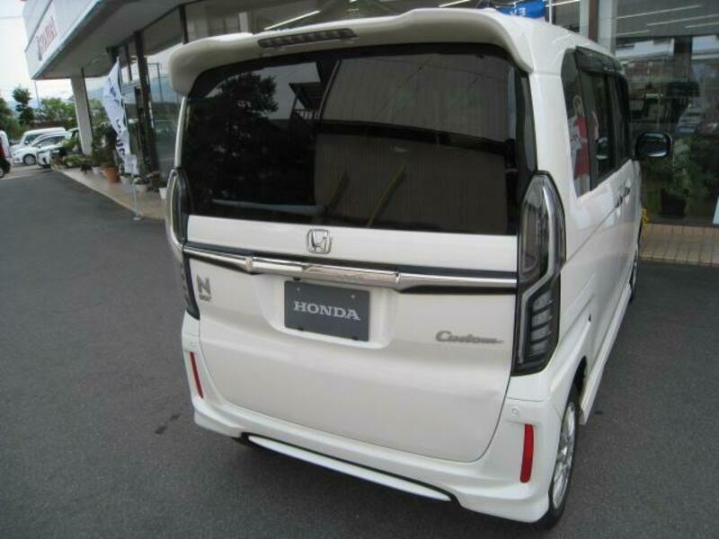 N BOX CUSTOM