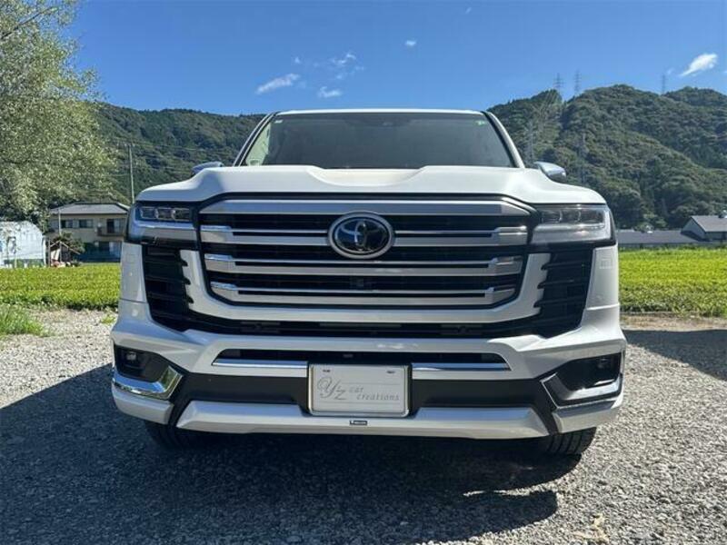 LAND CRUISER