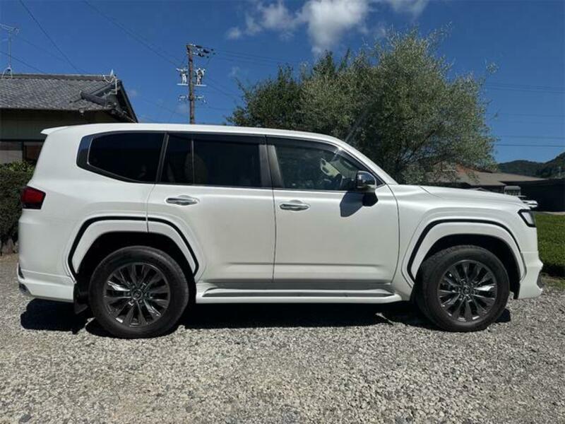 LAND CRUISER