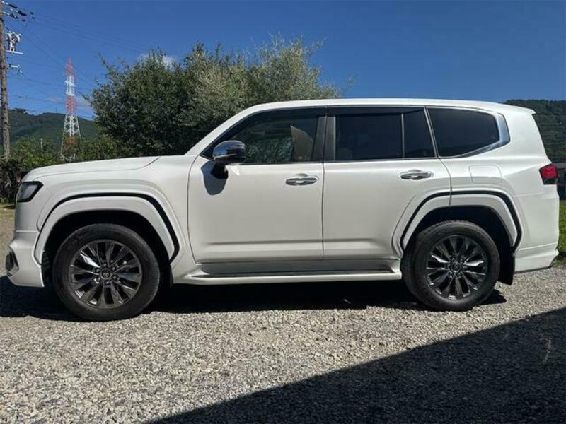 LAND CRUISER