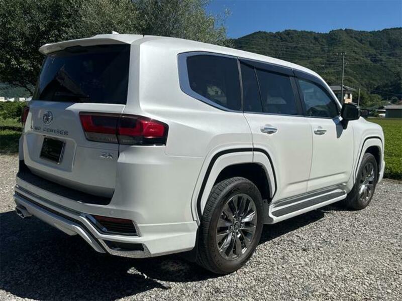 LAND CRUISER