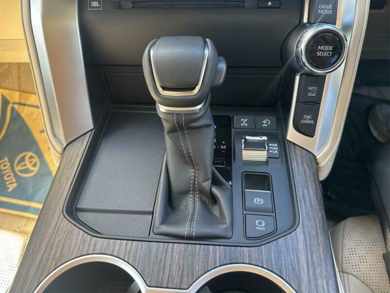 LAND CRUISER