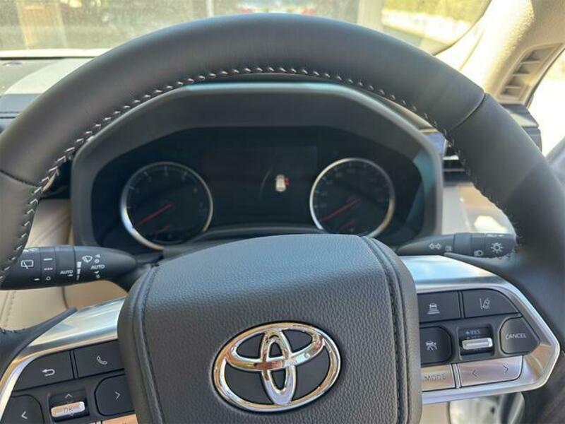 LAND CRUISER