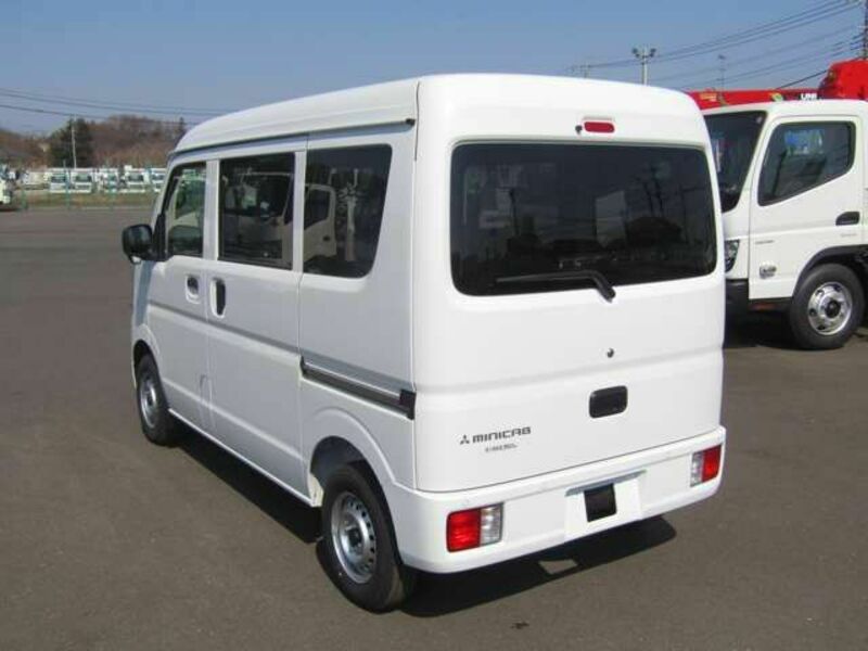 MINICAB VAN