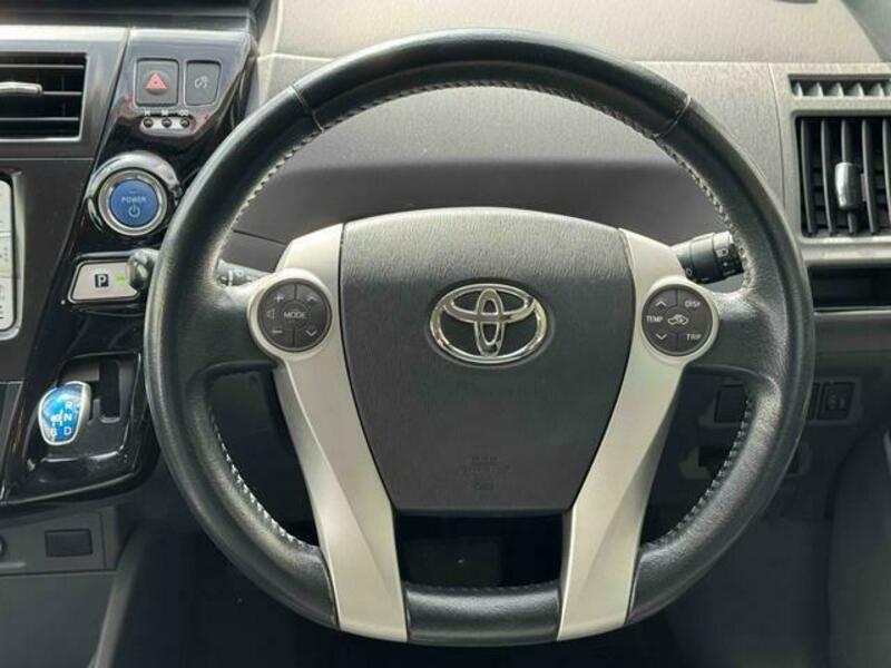 PRIUS ALPHA