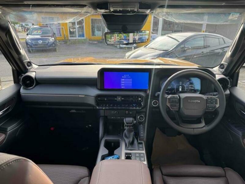 LAND CRUISER 250