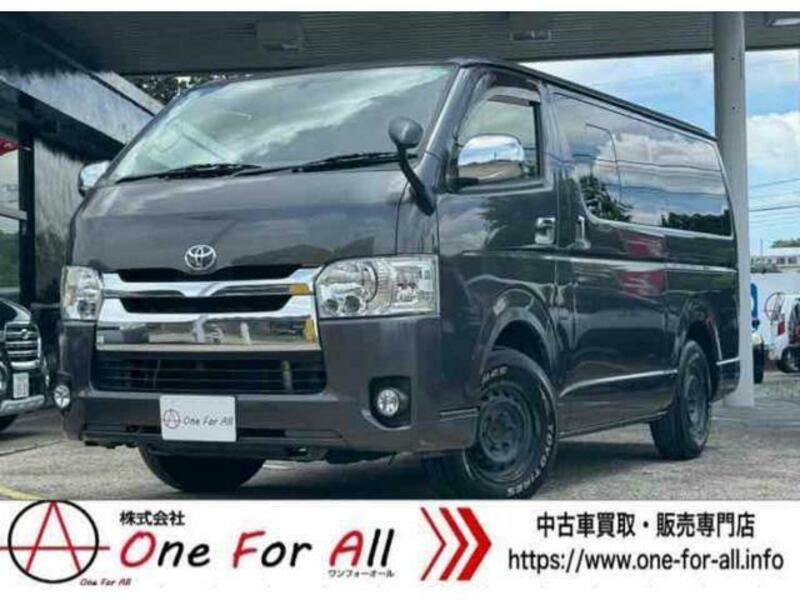 TOYOTA HIACE VAN