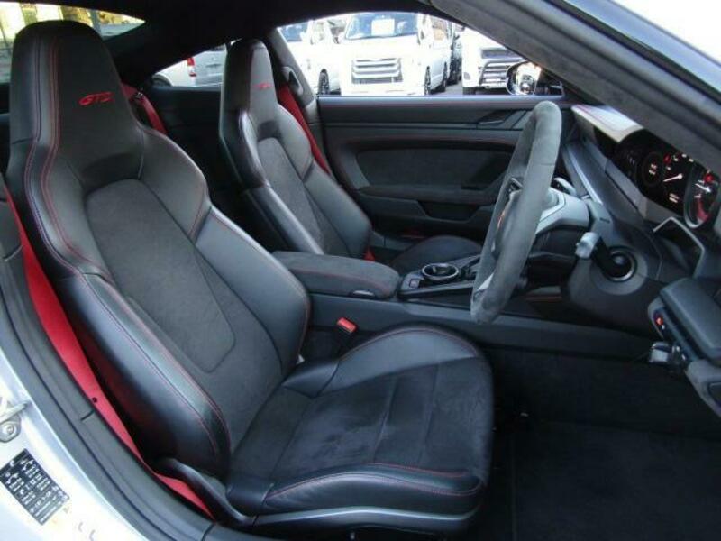 911