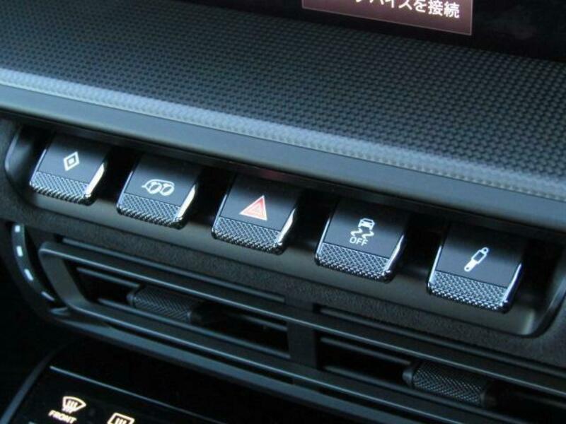 911