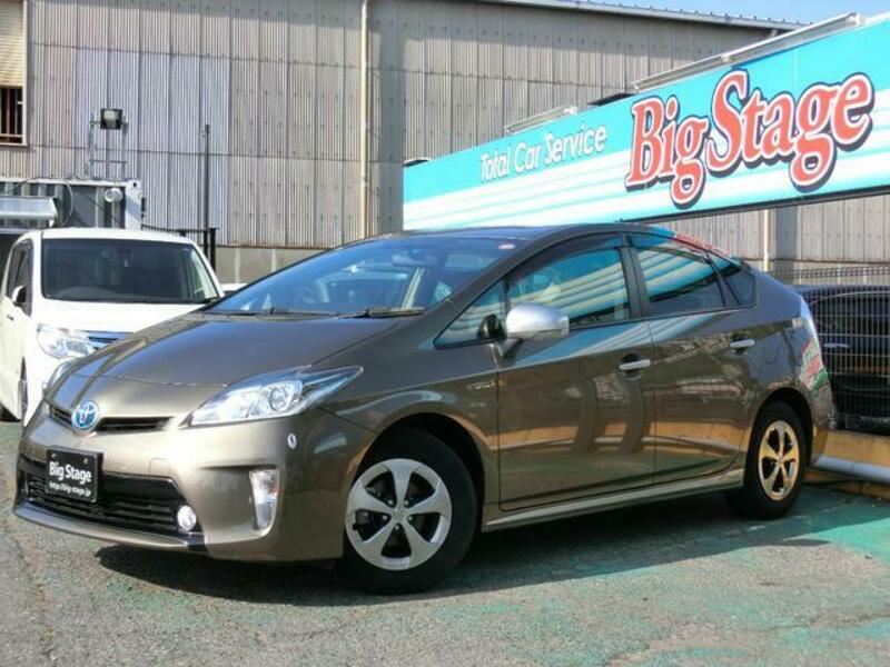 TOYOTA PRIUS