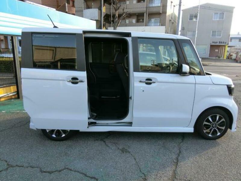 N BOX CUSTOM