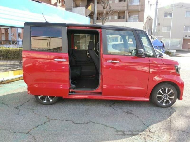 N BOX CUSTOM