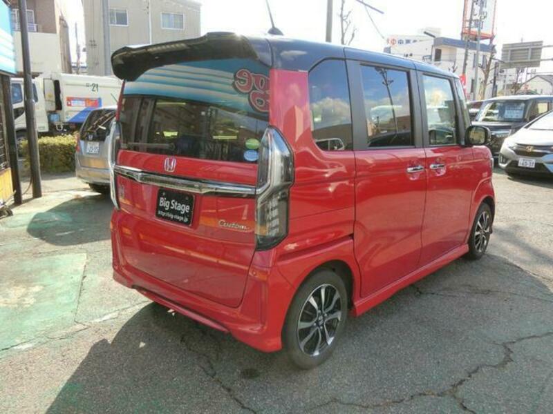 N BOX CUSTOM