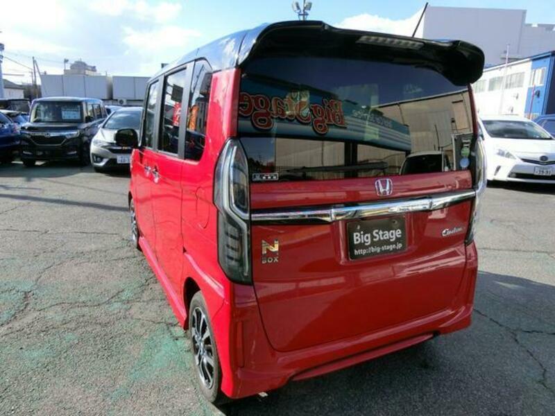 N BOX CUSTOM