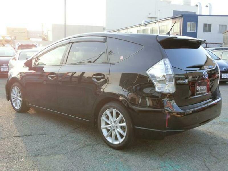 PRIUS ALPHA