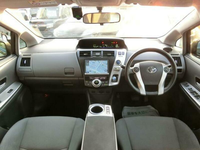 PRIUS ALPHA