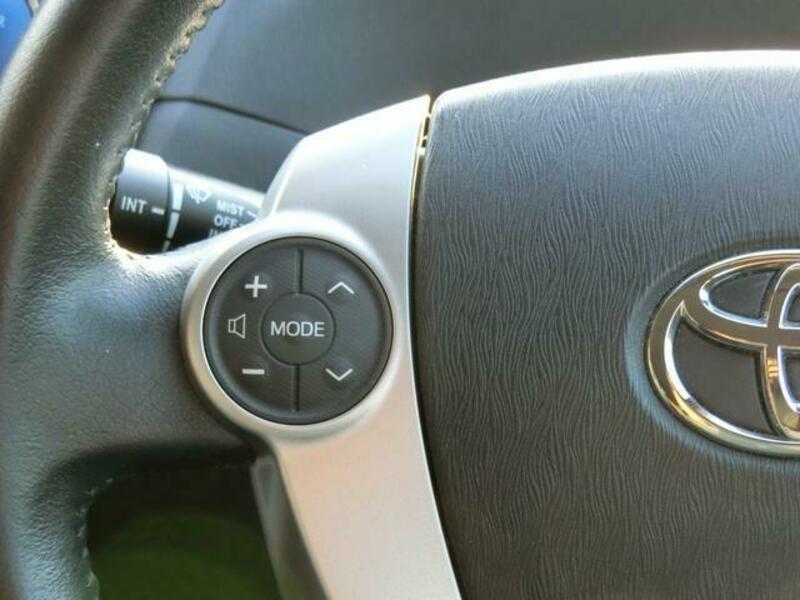 PRIUS ALPHA