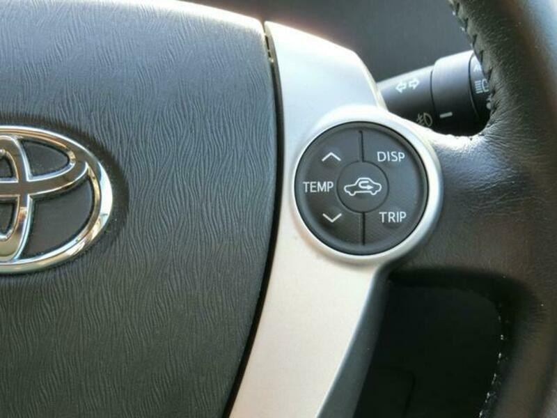 PRIUS ALPHA