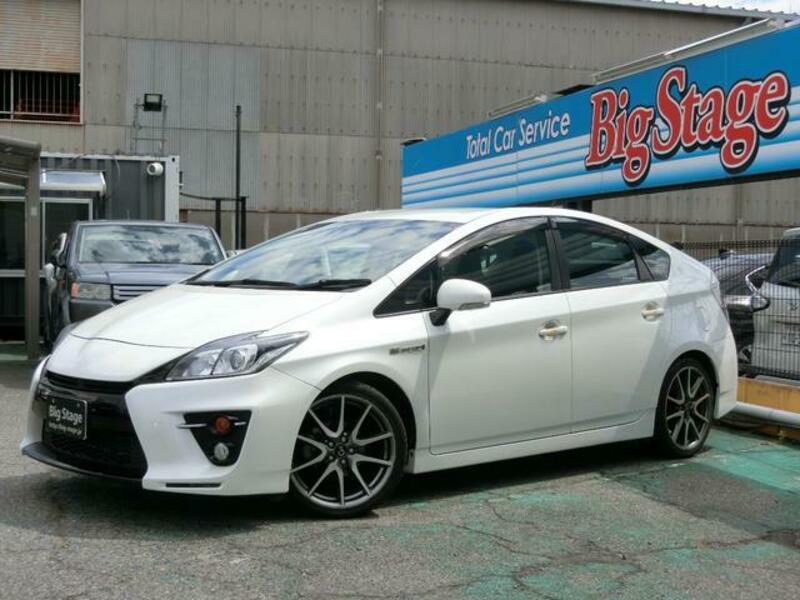TOYOTA PRIUS
