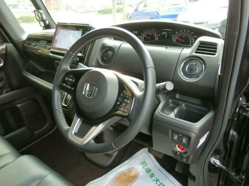 N BOX CUSTOM